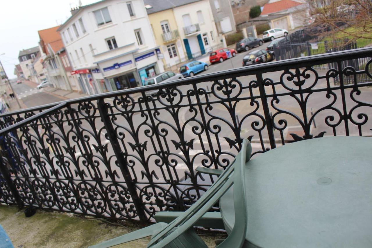 Hotel Le Voltaire Berck Esterno foto
